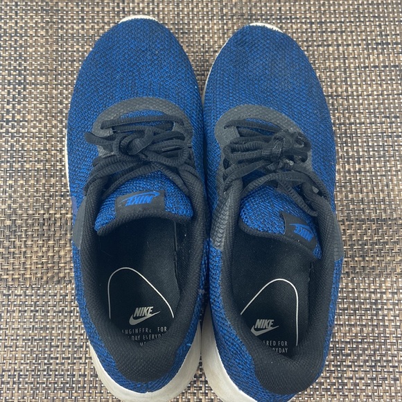 Nike Shoes - Picture 6 of 11